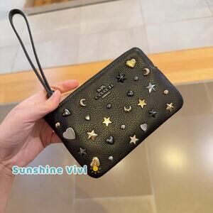 NWT Coach Corner Zip Wristlet Rivets Gunmetal/Black Multi Pebble Leather CCJ75